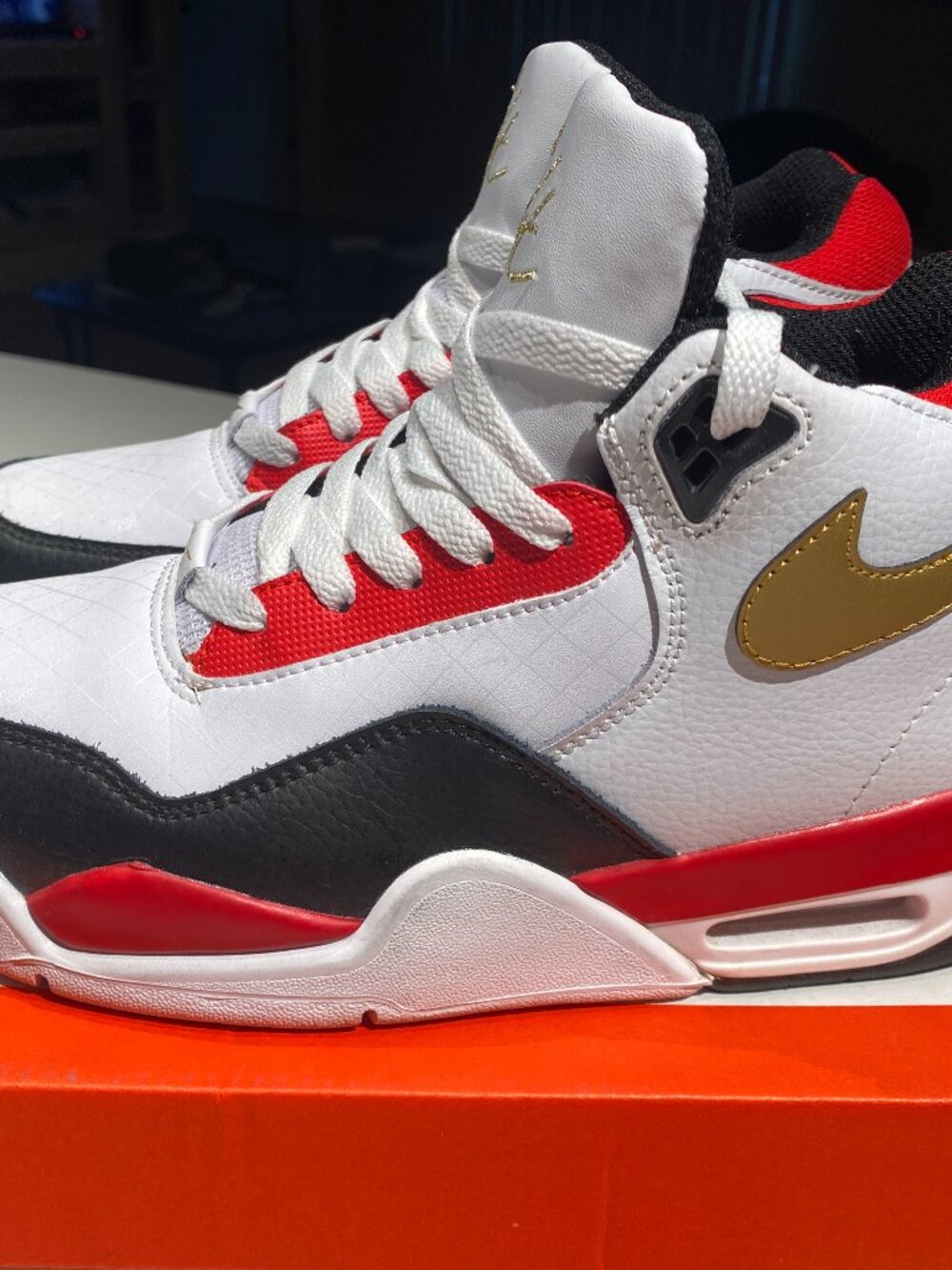 SIZE 8.5 W0MAN - Nike Flight Legacy White/University Red DD8493 169
